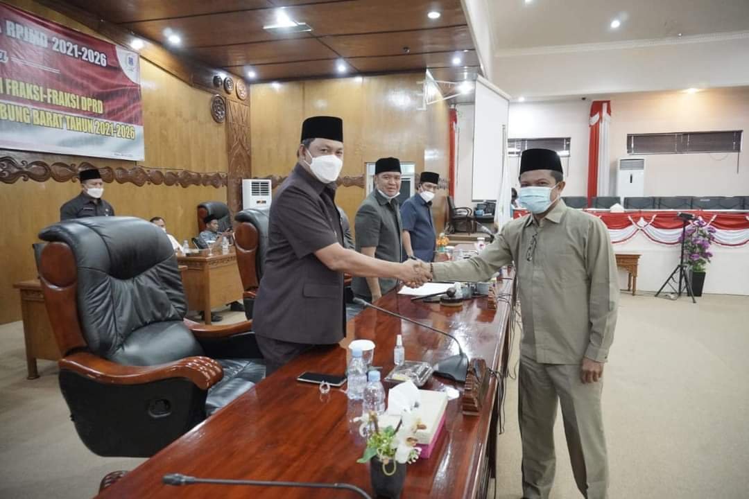 Wabup Tanjung Jabung Barat Hadiri Rapat Paripurna DPRD Dengar Pandangan Umum Fraksi