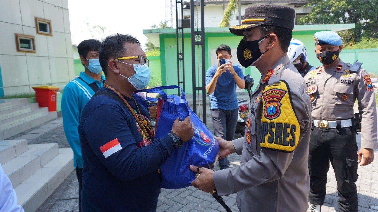 Bansos Sentuh Labkesda Kota Mojokerto dan Pusat Labkes Kota Mojokerto