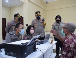 Polresta Sidoarjo Salurkan Bantuan Tunai PKL dan Warung Terdampak Covid-19