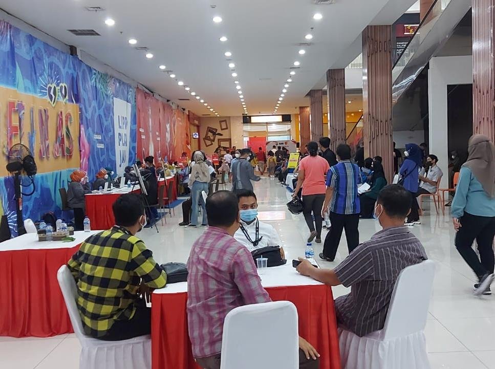 Ditreskrimsus Polda Jambi Gelar Vaksinasi Covid 19 Di Lippo Plaza