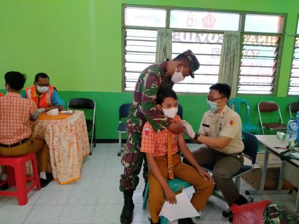 Serbuan Vaksin Dosis Dua Kodam V/Brawijaya Sasar Masyarakat & Pelajar Mojokerto