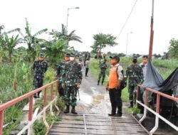 Sungai Lamong Meluap, Danrem 082/CPYJ Kerahkan Prajurit Bantu Masyarakat