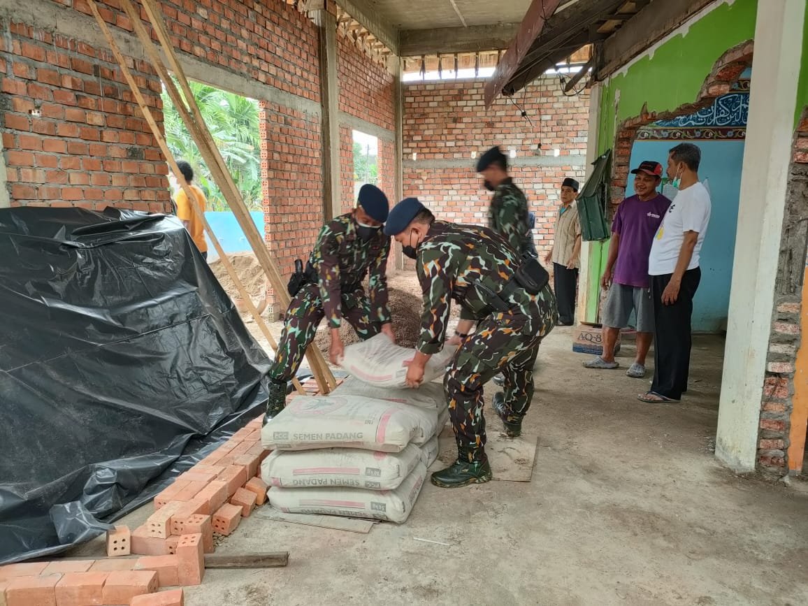 Hut Brimob Ke 76, Sat Brimob Polda Jambi Laksanakan Baksos di Tempat Ibadah