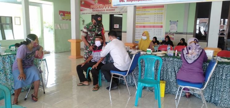 Sinergi Babinsa Koramil Kutorejo Kejar Target Vaksinasi