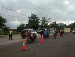 Babinsa Kupang Koramil Jetis Monitoring Penyaluran BLT DD