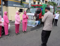 Polres Pelabuhan Tanjung Perak Distribusikan Bantuan Kepada Pengungsi Erupsi Semeru