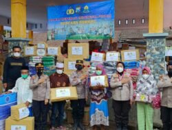 Peduli Korban Erupsi Semeru, Polwan RI Salurkan Bansos dan Gelar Trauma Healing