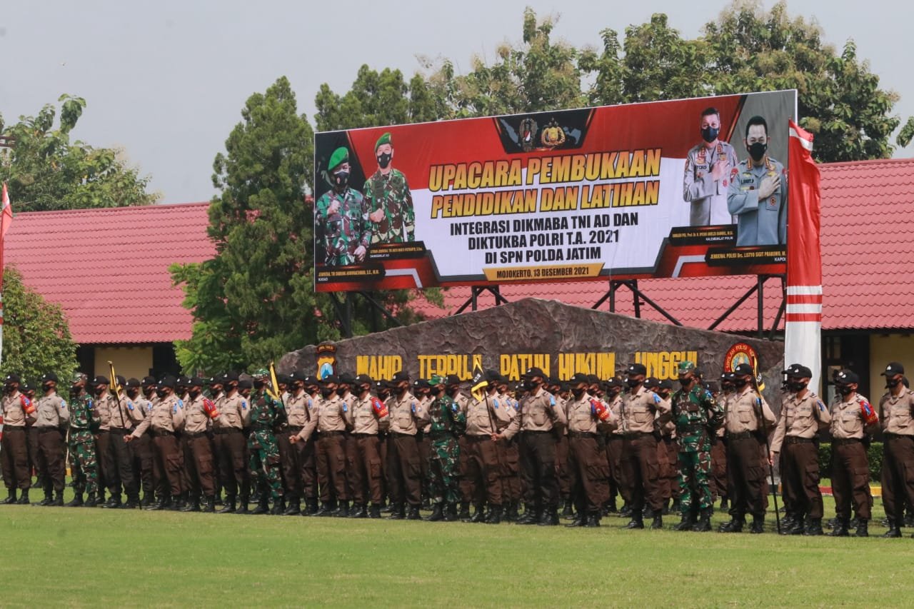 SPN Polda Jatim Gelar Upacara Pembukaan Pendidikan dan Latihan Integrasi Dikmaba TNI AD dan Diktukba Polri TA 2021