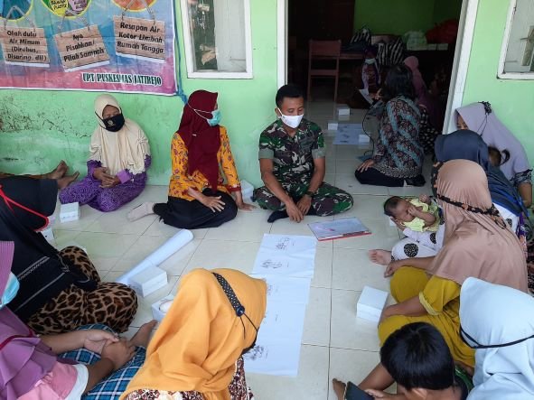 Sinergi Koramil Jatirejo - PKM Sosialisasi STBM Hingga Layanan Vaksinasi