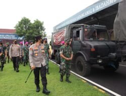 Kapolresta Mojokerto Bersama AKABRI 2001 Salurkan Bansos dan Bangun Masjid untuk Korban Semeru