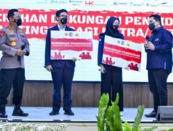 Kapolri Bicara Wujudkan SDM Unggul di Acara Bantuan Pendidikan Putra-Putri Polri