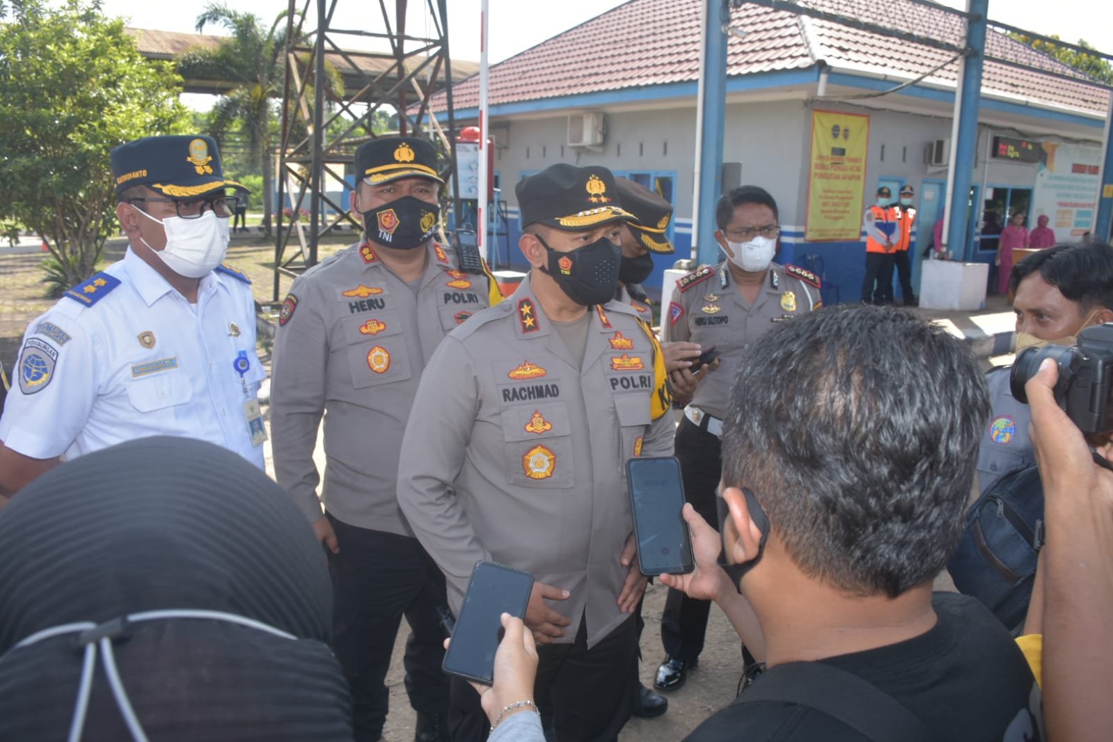 Kapolda Jambi Pantau Langsung Pemeriksaan Kesehatan Para Sopir Batubara