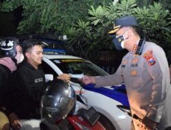Jelang Nataru, Polresta Sidoarjo Edukasi Pengendara Disiplin Prokes dan Tertib Lalin