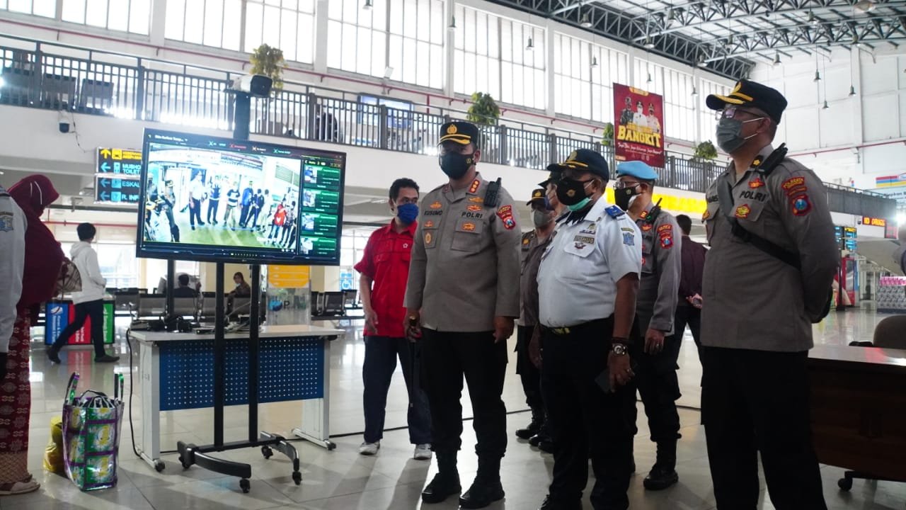 Jelang Nataru, Kapolresta Sidoarjo Cek Penerapan Prokes di Terminal Purabaya