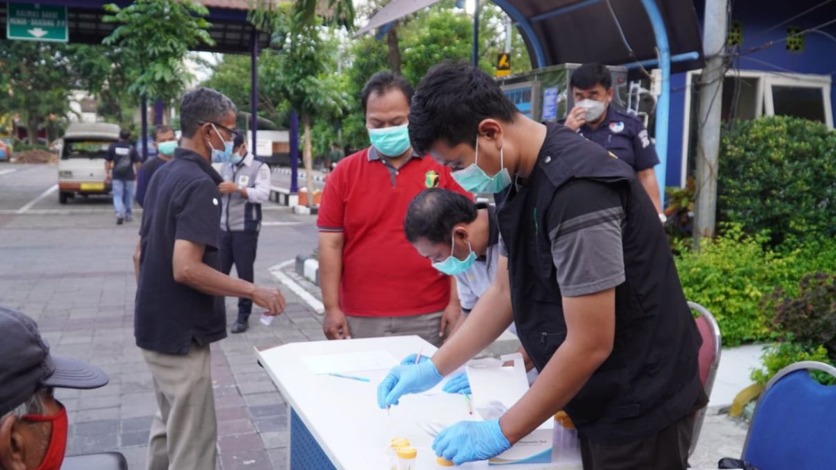 Polrestabes Surabaya Gelar Tes Urine Terhadap Sopir dan Kondektur