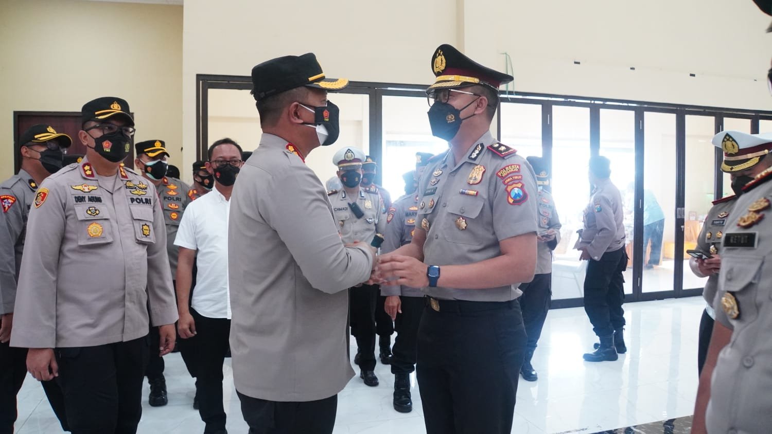 Kapolresta Sidoarjo Pimpin Upacara Kenaikan Pangkat 131 Anggota