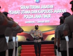 Kapolda Jatim Pimpin Upacara Serah Terima Empat PJU dan Lima Kapolres Jajaran Polda Jatim