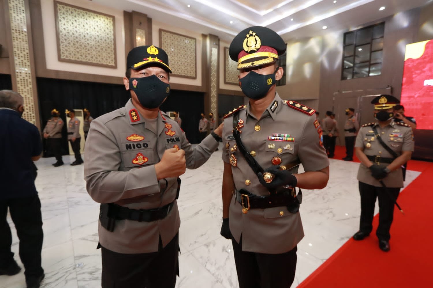 Kapolda Jatim Pimpin Upacara Serah Terima Empat PJU dan Lima Kapolres Jajaran Polda Jatim