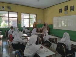 Bupati Mojokerto Tinjau PTM 100% di SMPN 2 Mojosari