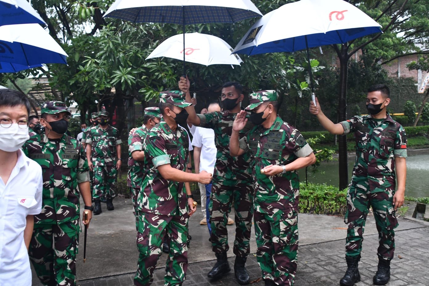 Danrem 082/CPYJ Dampingi Pangdam V/Brw Silaturahmi Ke PT. Arwana