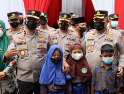 Wakapolda Jawa Timur Tinjau Vaksinasi di SDN 51 Gresik 