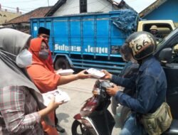 Yayasan Yayuk Edi Peduli Dan PAC Pdi Perjuangan Tanggulangin Berbagi Di Jum at Berkah.