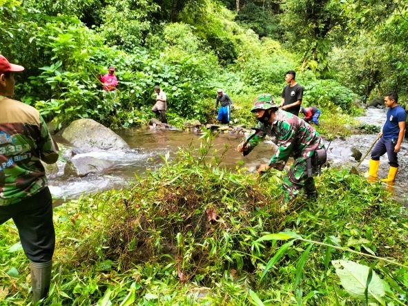 Tangkal Bencana Koramil Trawas - Perhutani Lakukan Mitigasi