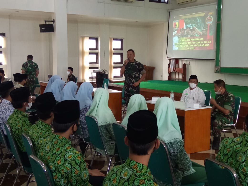 Kodim 0814/Jombang Adakan Kampanye Kreatif Penerimaan Prajurit TNI AD Khusus Santri dan Lintas Agama