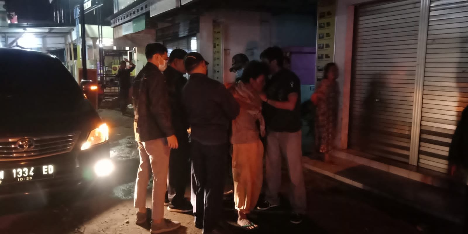 Pria ODGJ di Mojokerto Mengamuk dan Membawa Senjata Tajam