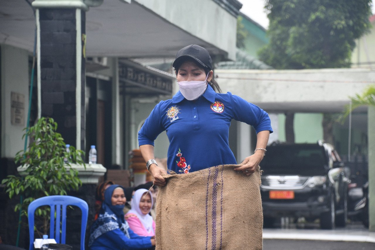 Persit Korem 082/CPYJ: Lakukan Olahraga Bersama