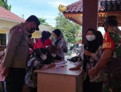 Babinsa Koramil 0815/07 Jetis Bantu Kelancaran Layanan Vaksinasi Anak