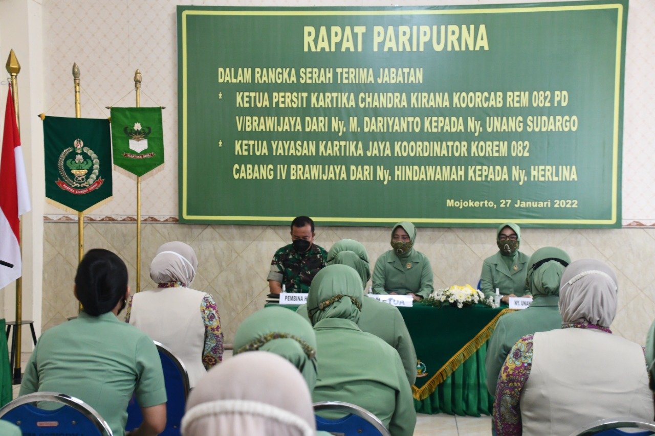 Persit KCK Koorcabrem 082 PD V Brawijaya Laksanakan Rapat Paripurna