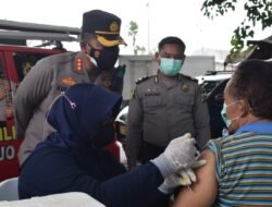 Cegah Omicron, Pamor Keris Sidoarjo Edukasi Prokes dan Vaksinasi di Mlirip