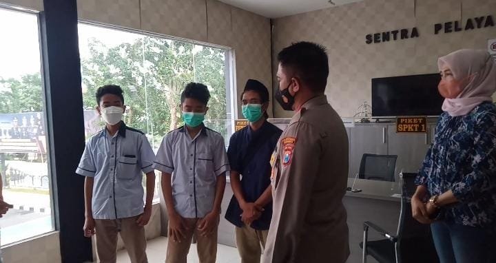 Orang Tua Siswa Korban Pemukulan Oknum Guru Mengadu ke Polrestabes Surabaya