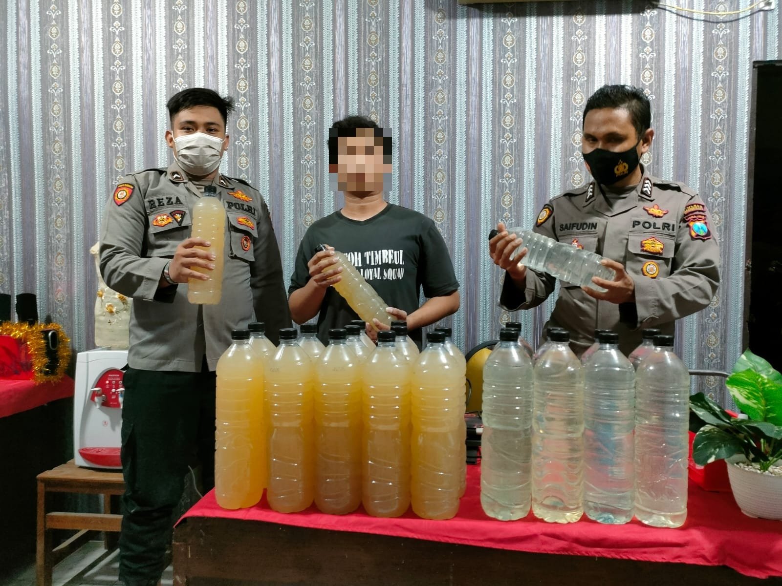 Aktif Pantau Peredaran Miras, Polresta Mojokerto Amankan 24 Botol Miras