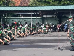 Awali Tugas, Danrem 082/CPYJ Berikan Jam Komandan