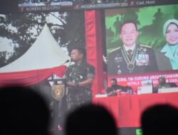 Prajurit Dan PNS Korem 082/CPYJ Ikuti Pengarahan Kasad