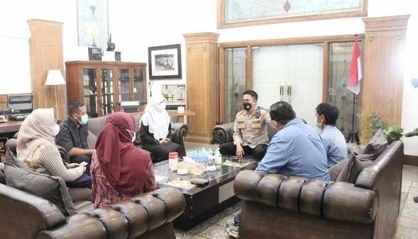 Ucapan Terimakasih Orang Tua Siswa Korban Pemukulan Oknum Guru Atas Atensi Luar Biasa Walikota Surabaya