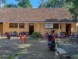 " TK DHARMA WANITA PERSATUAN" Wonoayu II Kecamatan Wonoayu Kabupaten Sidoarjo,Jadi Anak Tiri