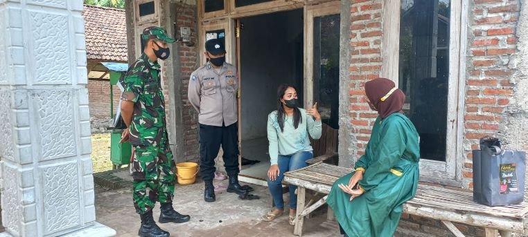 Tiga Pilar Bersama Nakes Tracing & Edukasi Warga Sentonorejo