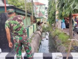 Peduli Kebersihan Lingkungan, Anggota Koramil 0816/05 Tulangan Laksanakan Pembersihan Pangkalan