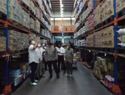 Kapolresta Sidoarjo Sidak Minyak Goreng di Gudang Minimarket