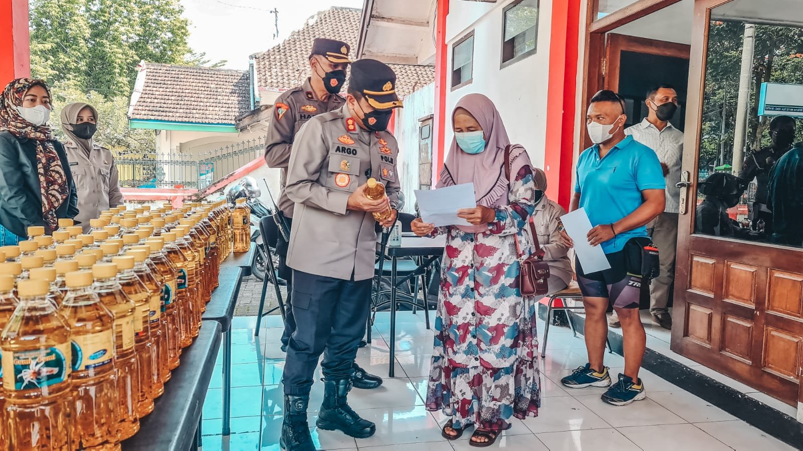 Polres Blitar Kota Ajak Warga Ikut Vaksin Berhadiah Minyak Goreng