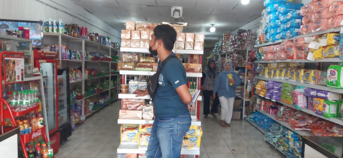 Antisipasi Kelangkaan Minyak Goreng, Unit Ekonomi Satintelkam Polres Tanjabbar Cek Sejumlah Mini Market