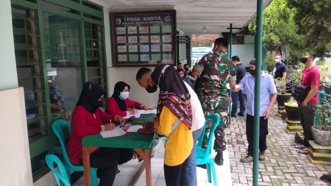 Koramil Kutorejo Gandeng PKM Gelar Layanan Vaksinasi Booster