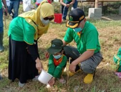 Edukasi Anak, Perhutani Mojokerto Gelar Giat Penanaman Pohon