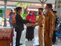 Pelantikan Dan Pengambilan Sumpah / Janji Kasi Kesejahteraan Dan Kasi Pelayanan Mojoruntut Kecamatan Krembung Kabupaten Sidoarjo