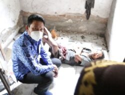 Wakil Bupati Sidoarjo Salurkan Bantuan Kepada Warga Miskin dan ODGJ di Kecamatan Prambon