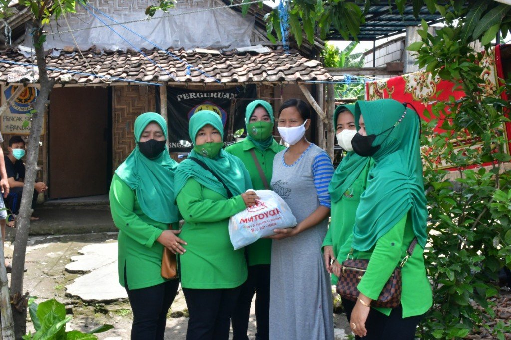 Jum'at Berkah Kodim 0815/Mojokerto Sasar Puluhan Warga Magersari