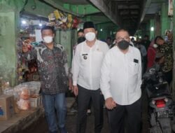 Jelang Ramadhan, Wabup Subandi Sidak Pasar Wadung Asri Pastikan Ketersediaan Minyak Goreng